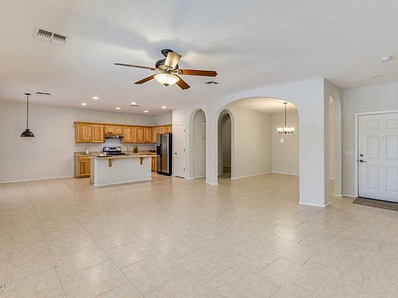 5th image of 3701 E Thames Cir