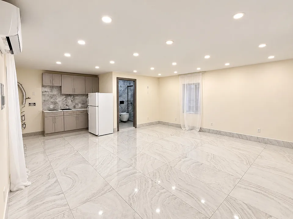 7 Canda Ave #2