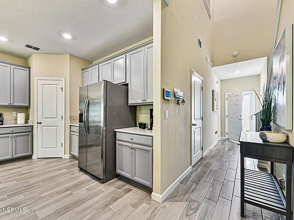 3rd image of 12734 JOSSLYN Lane
