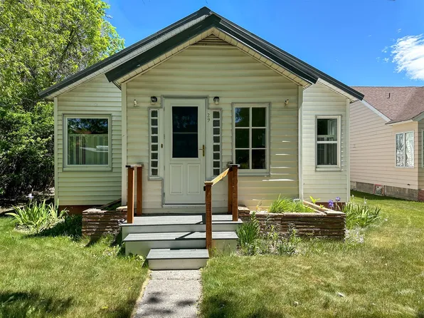 29 1st Ave SW, Choteau, MT 59422