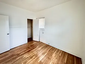 2533 University Ave #9 — Photo 4