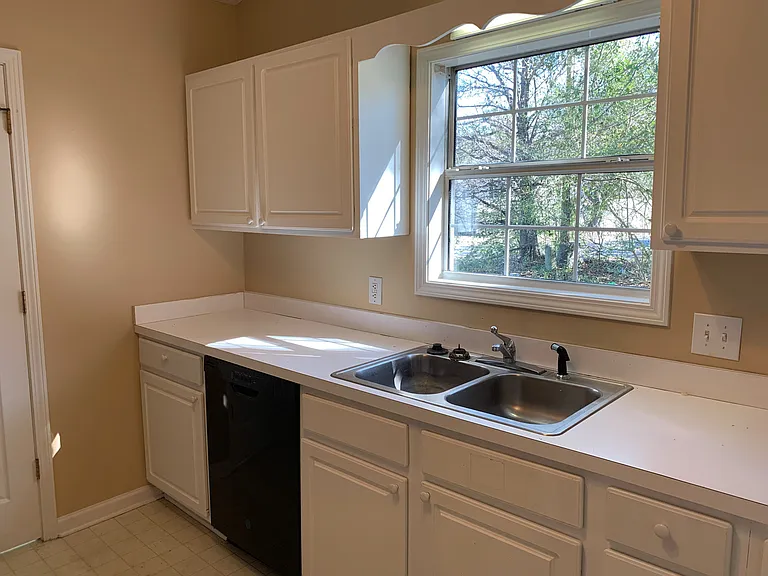 1783 Barberry Dr — Photo 3