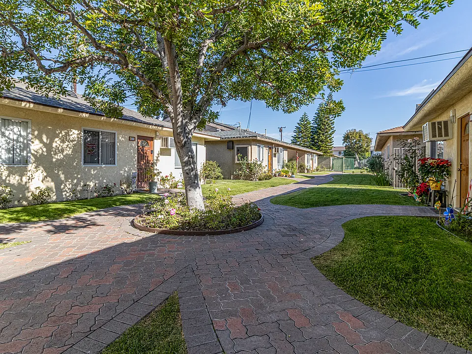 4040 Badillo Cir #61