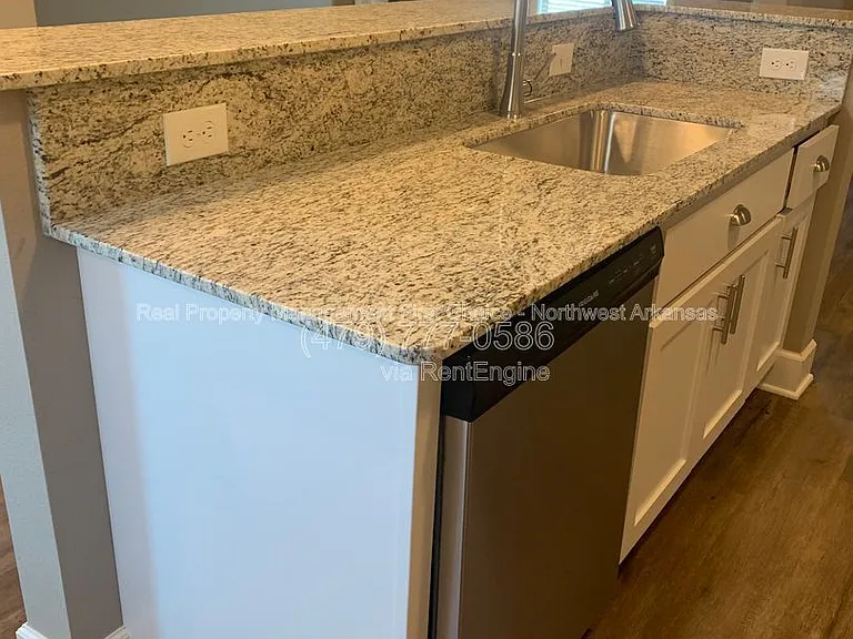 537 Buckboard Rd — Photo 8