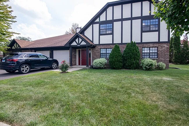 320 Deer Glen Way #D — Photo 1