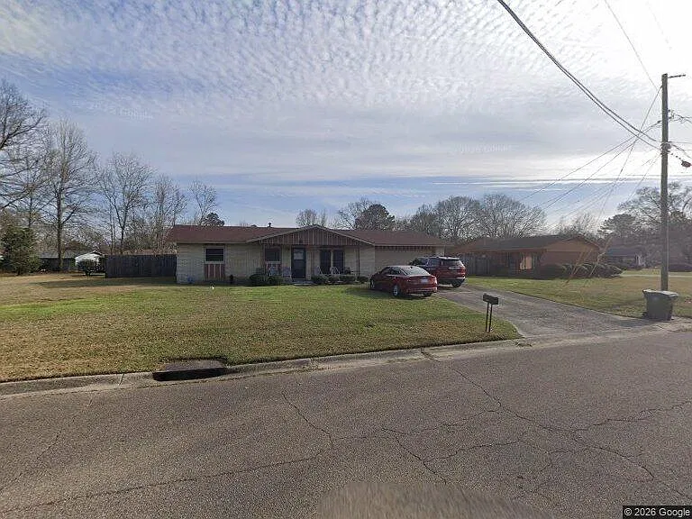 303 Fairway Dr