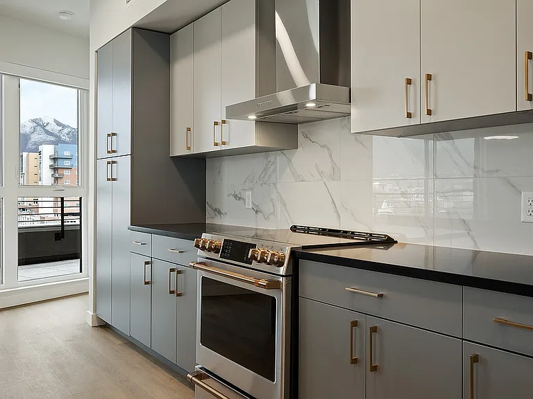 Dione | Kitchen - view2