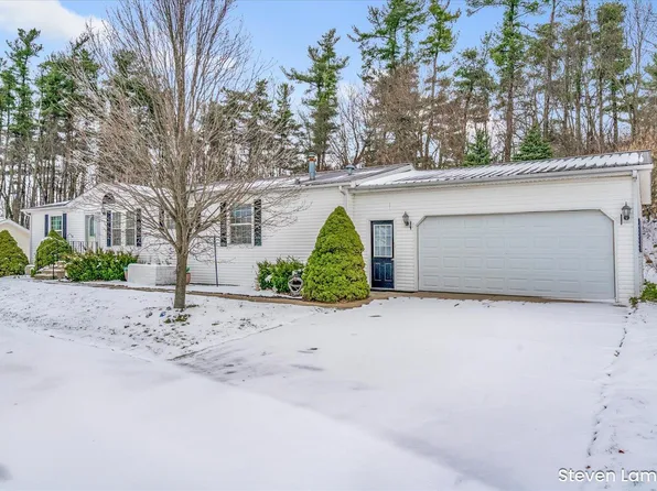 985 Sandhill Dr #220, Middleville, MI 49333