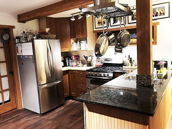 4th image of 295 13th St #B