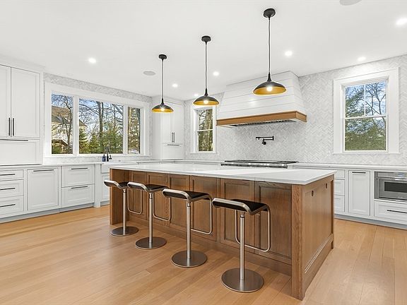 4th image of 5 Skyview Rd