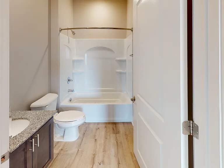 Alexander Pointe Apartments — Photo 22