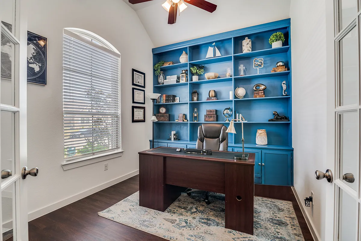 Office with a built in Library - 1813 Everglades Dr
