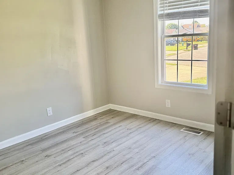 1104 Connemara Way — Photo 11