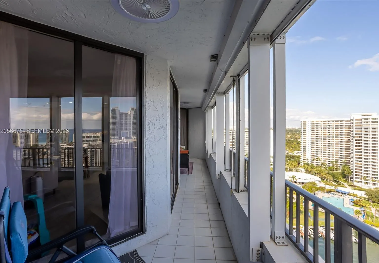 Anchor Bay Club Condo — Photo 2