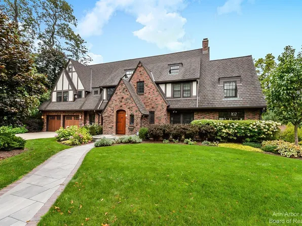 1009 Berkshire Rd, Ann Arbor, MI 48104