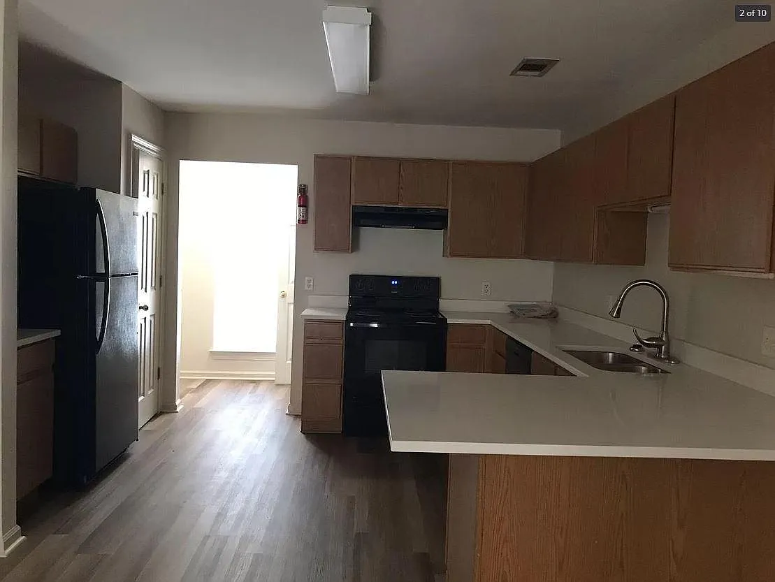 3 bed, 1200 sqft, $1,395 — Photo 4