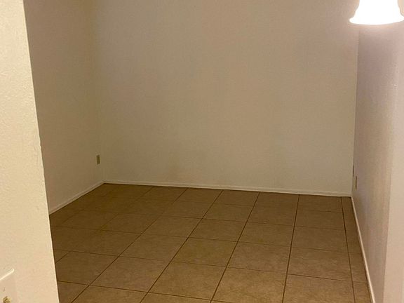 4th image of 2825 N Estrella Ave #3