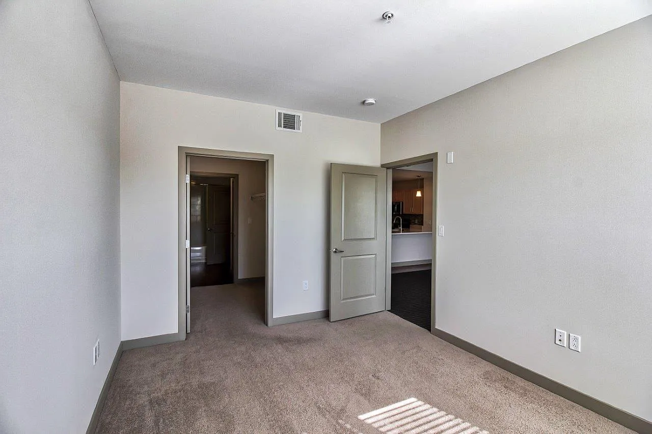 Mount Hope Lofts — Photo 1