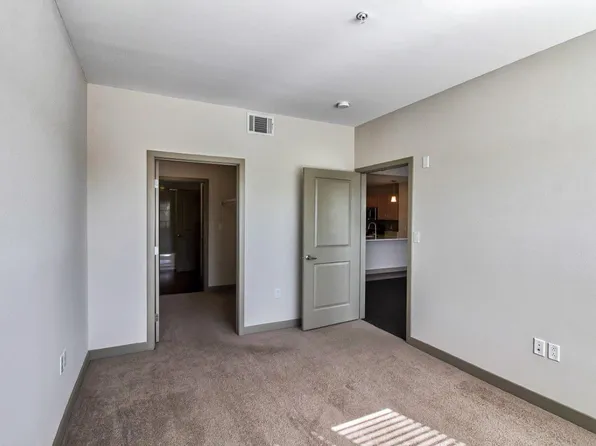 Mount Hope Lofts, 1331 Mount Hope Ave #200, Rochester, NY 14620