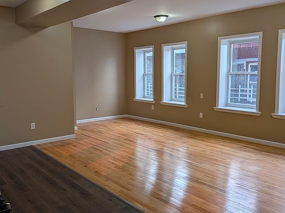 5th image of 39 N Burnett St