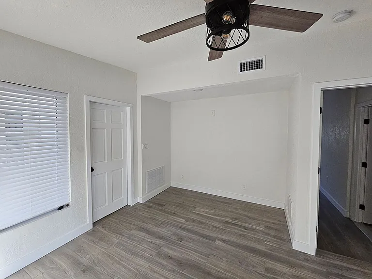1375 Coral Way S — Photo 20
