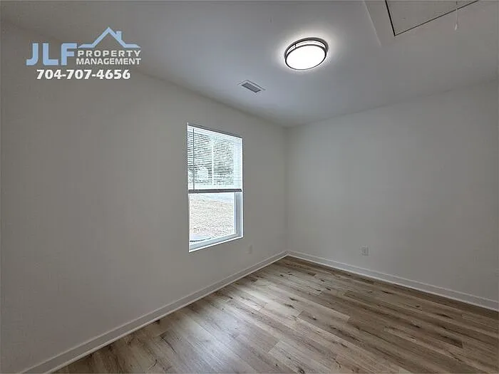 163 Hillcrest Rd — Photo 5