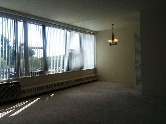 2nd image of 3900 N Lake Shore Dr APT 2K