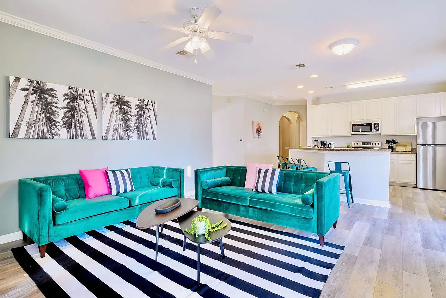 3 bed, 2.0 bath, 1280 sqft, $3,549 — Photo 2