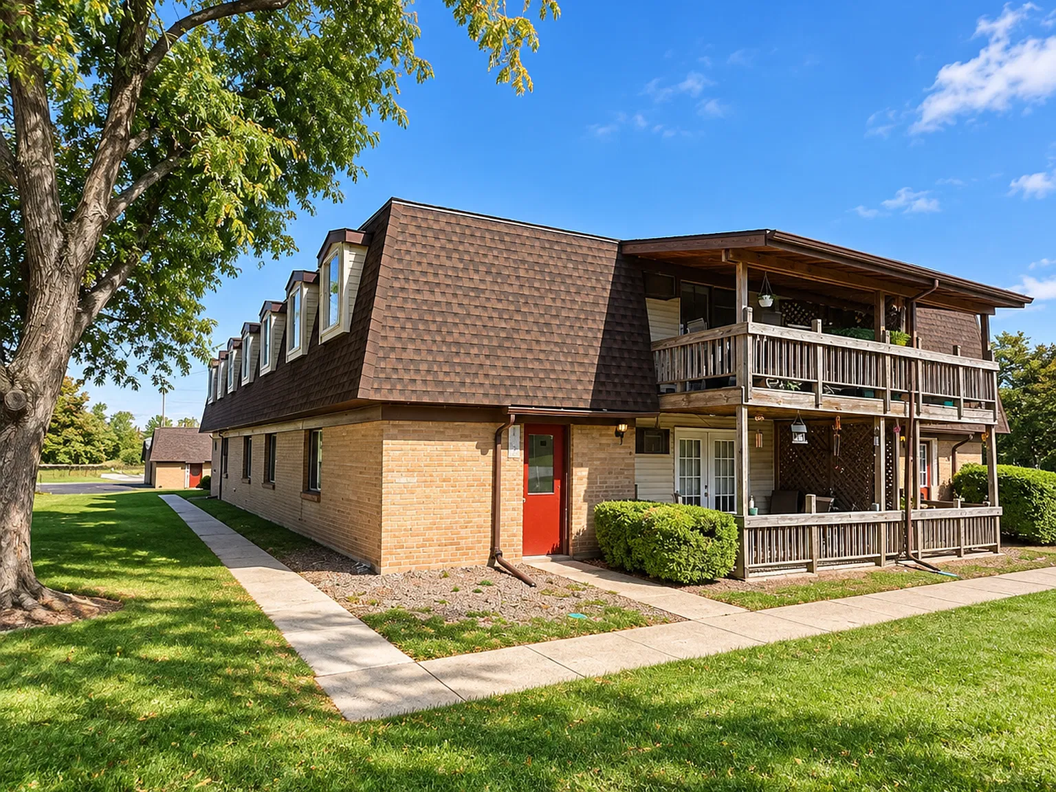 Canal Town Commons — Photo 1
