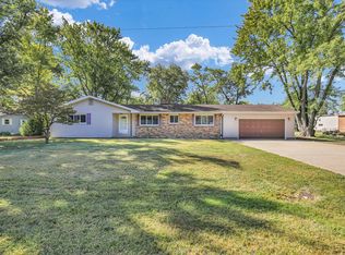 57 Mary Ln, Champaign, IL 61822