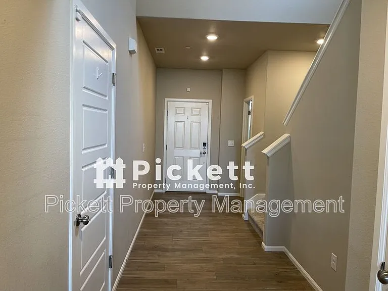 938 Timberline Ave — Photo 3