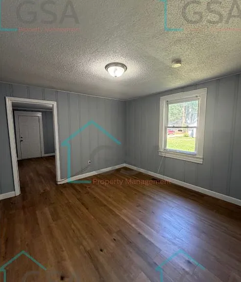 201 S Leach St — Photo 11
