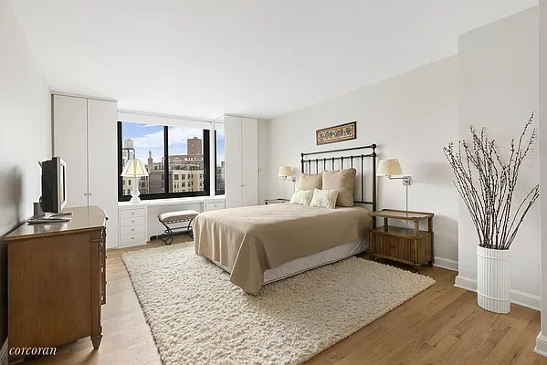 Sold by Corcoran | media 6