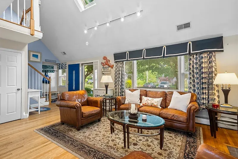 3 bed, 1752 sqft, $3,000 — Photo 3
