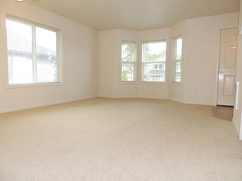 3rd image of 4904 NE 29th Ave