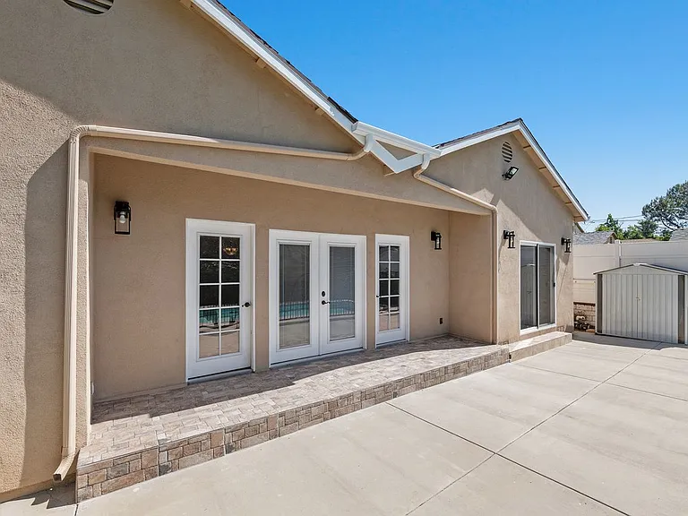 17434 Emelita St — Photo 38