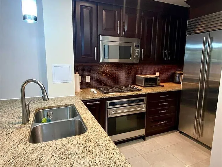 1717 Avenue Rd #322 — Photo 5