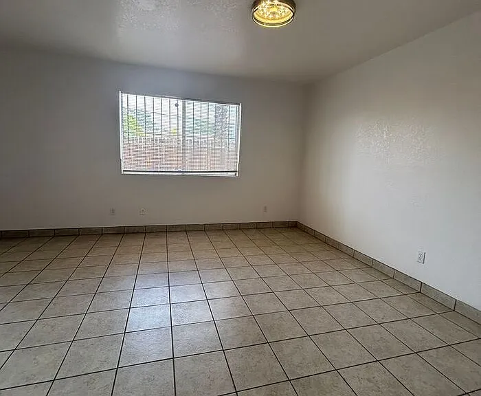 2767 N Edith Blvd — Photo 13