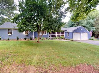 16 Flanders Rd, Woodbury, CT 06798