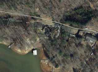 124 Lakeshore Ln, Seneca, SC 29678