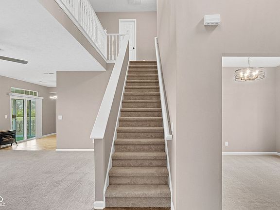 3rd image of 15910 Arbor Grove Blvd