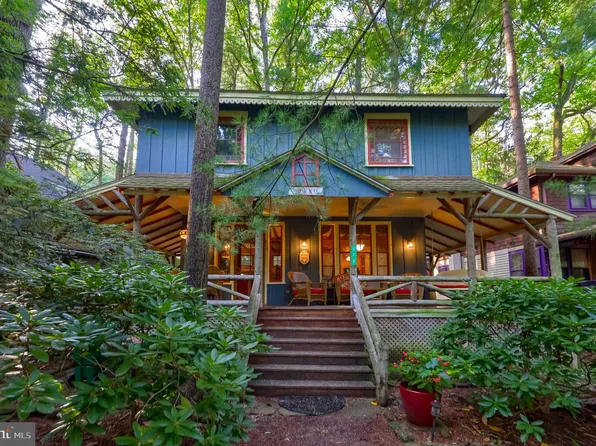 216 Pennsylvania Ave, Mount Gretna, PA 17064