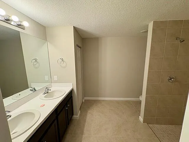 202 SW Aldoro Pl — Photo 14