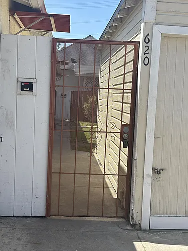 620 Temple Ave #B Photo 1