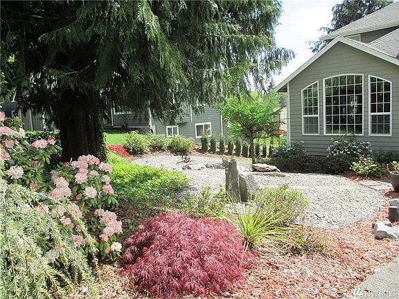 2nd image of 2909 Sienna Dr SE