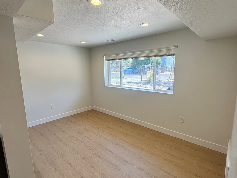 1838 W New York Dr — Photo 15