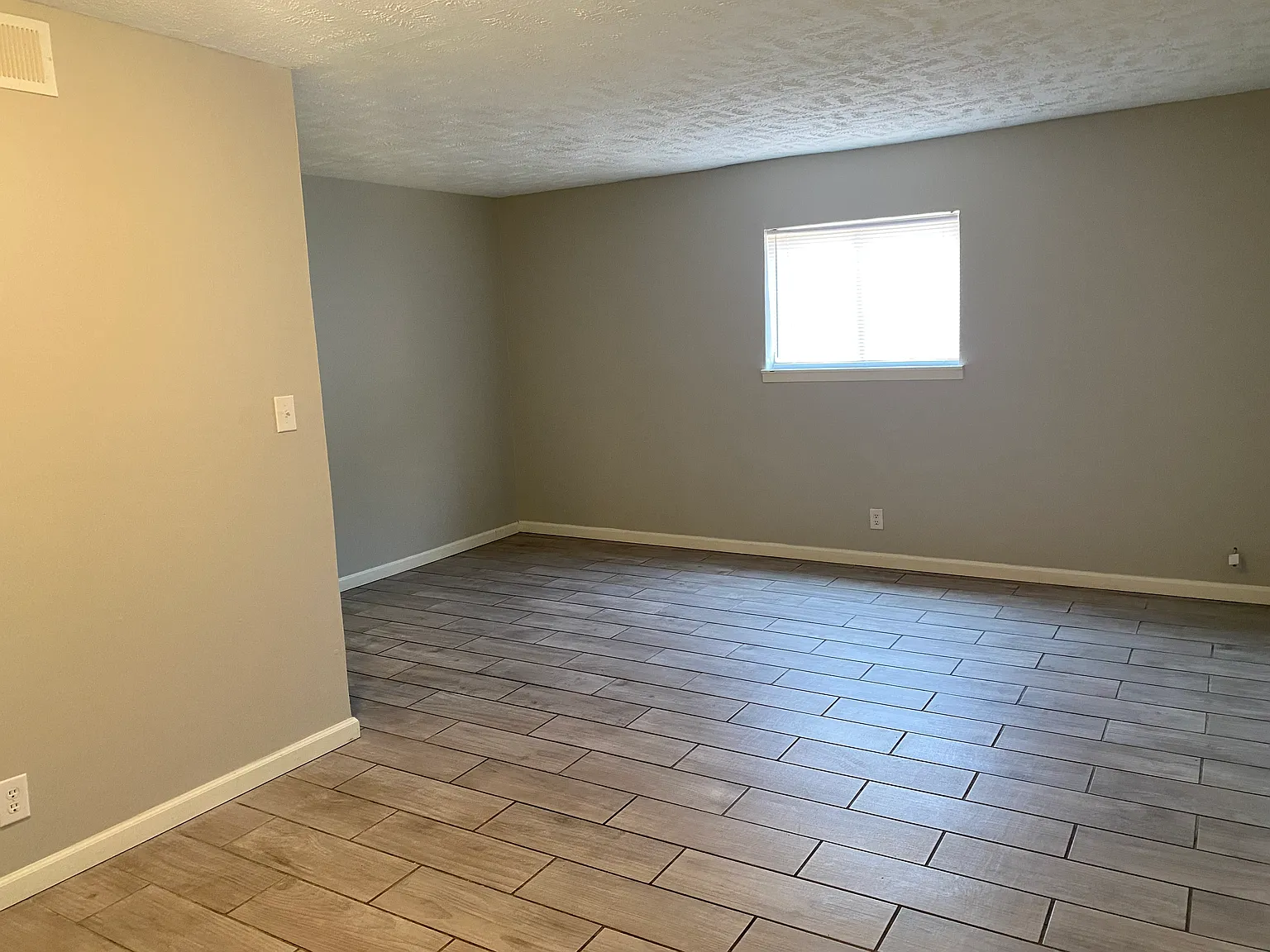 Gillman Apartments — Photo 4