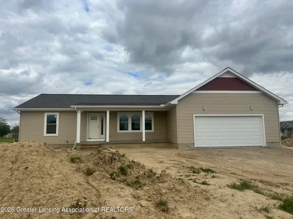 1402 Kelcrasta Dr, Saint Johns, MI 48879