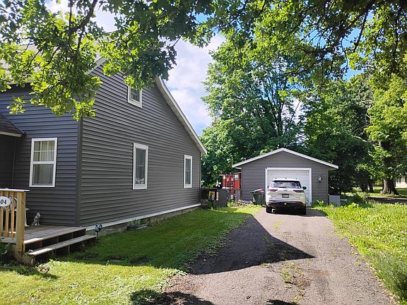 2nd image of 304 E Park AVENUE