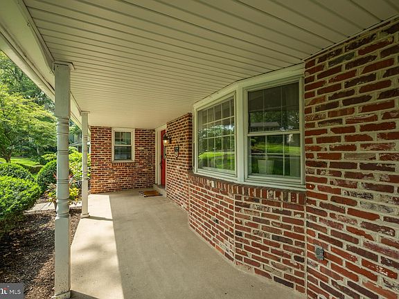 4th image of 1019 Lafayette Dr